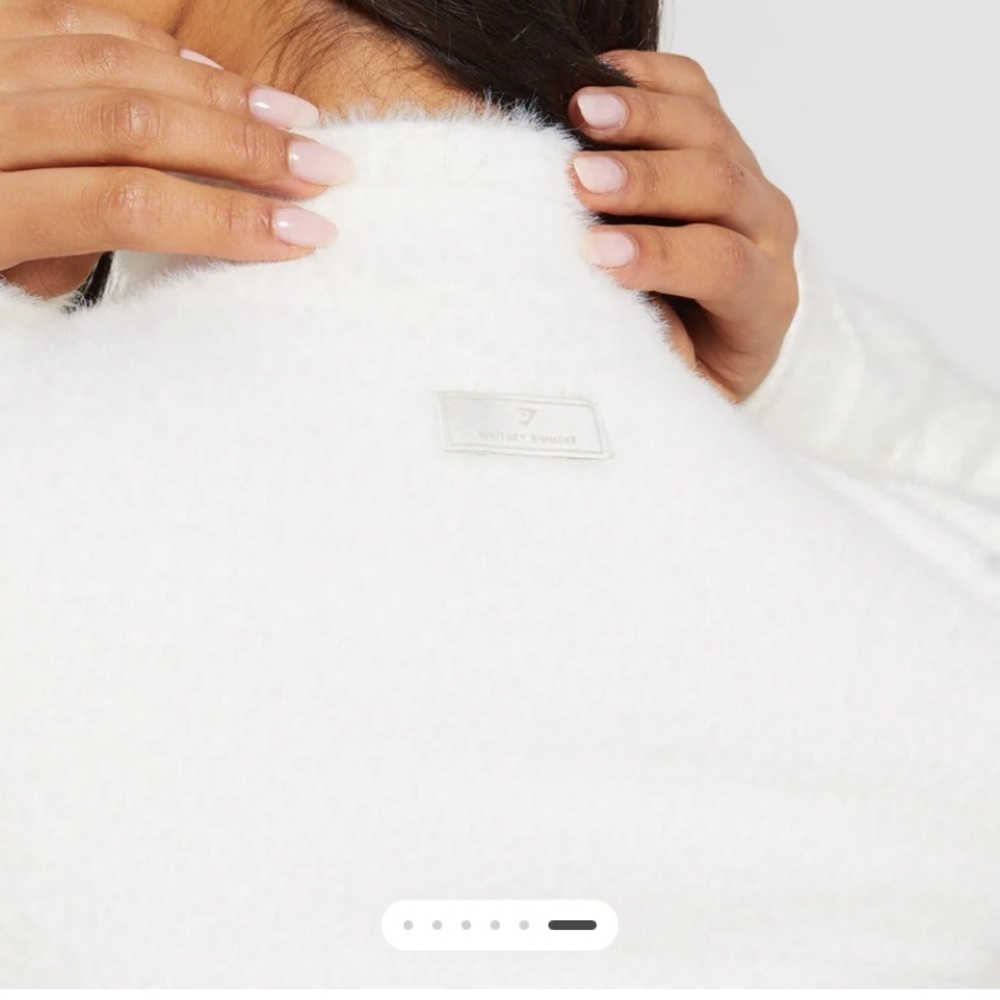 Whitney Simmons x gymshark  EYELASH KNIT JACKET
Casual summer crop active $109 - Picture 6 of 13